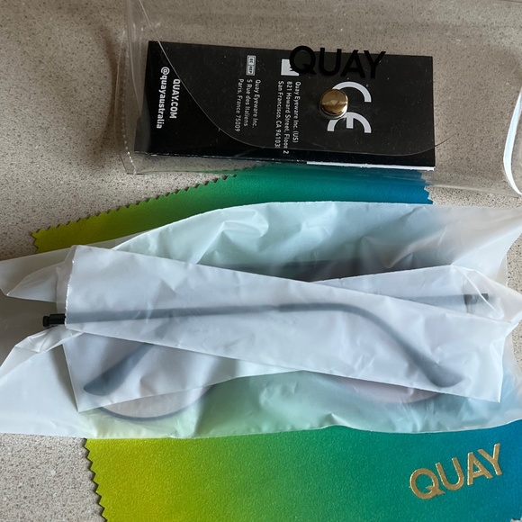 QUAY Australia High Key Sunglasses - Picture 4 of 7